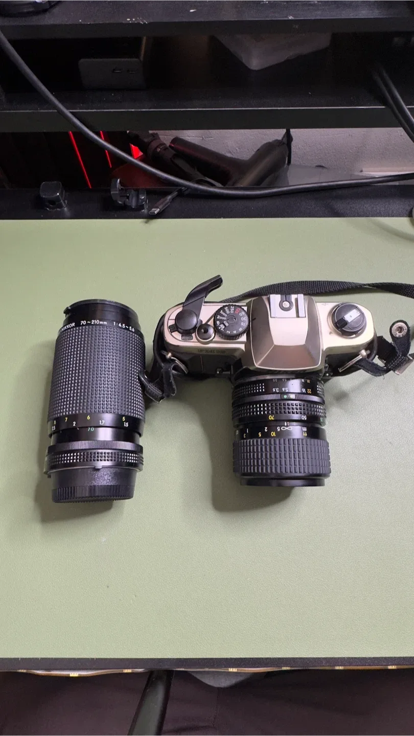 Nikon FM10 35-70mm & 70-120mm Zoom Lens Film Camera image indicator(6)