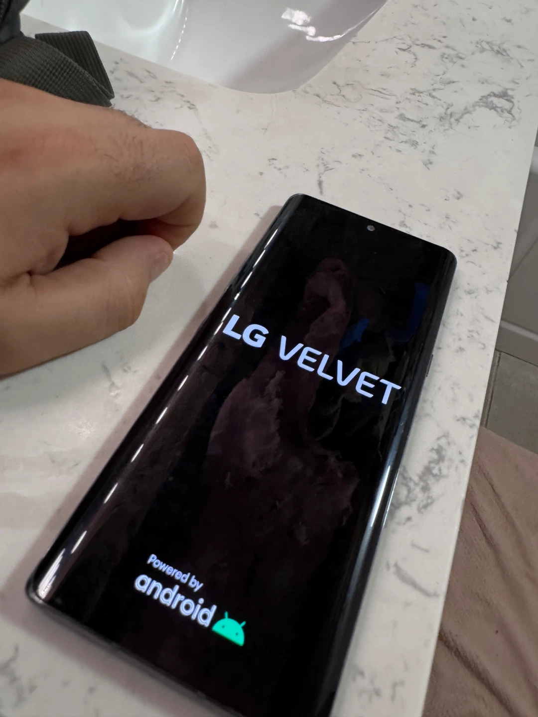 LG Velvet - Black - photo 2