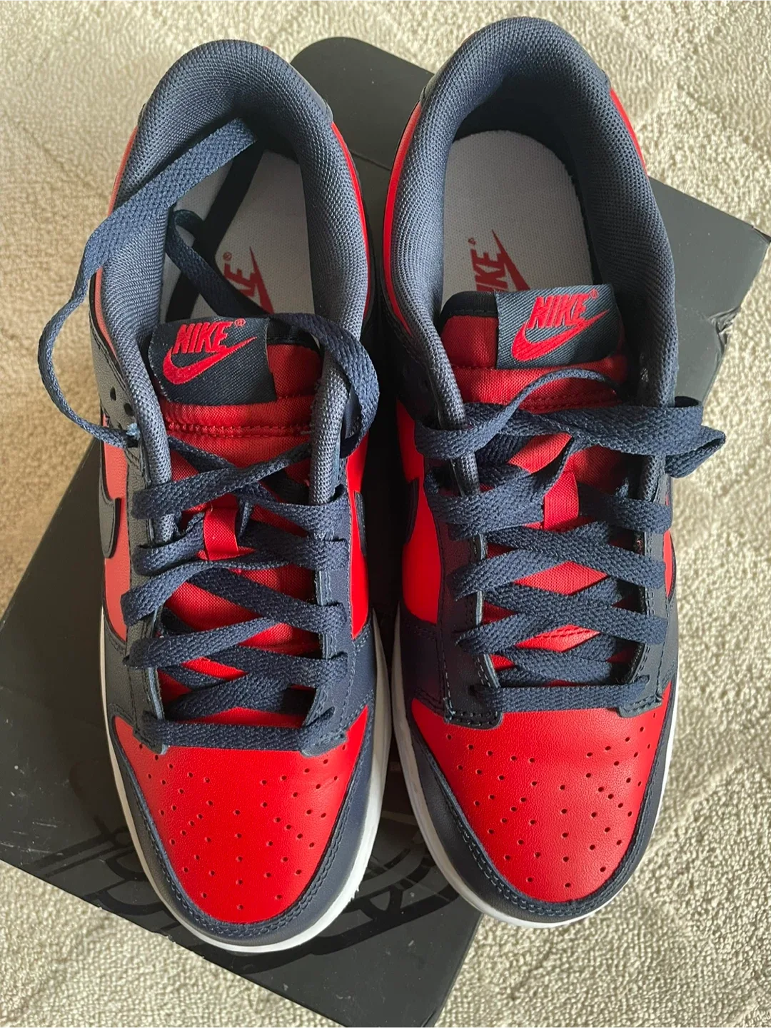 Mens 8.5 Nike Dunk Low Retro image indicator(2)