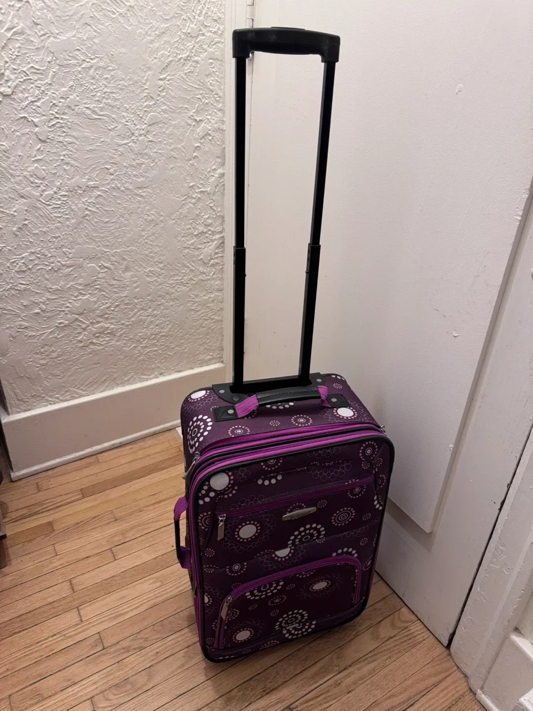 Moving Rockland Purple Carry-On Suitcase light weight 20” image indicator(7)