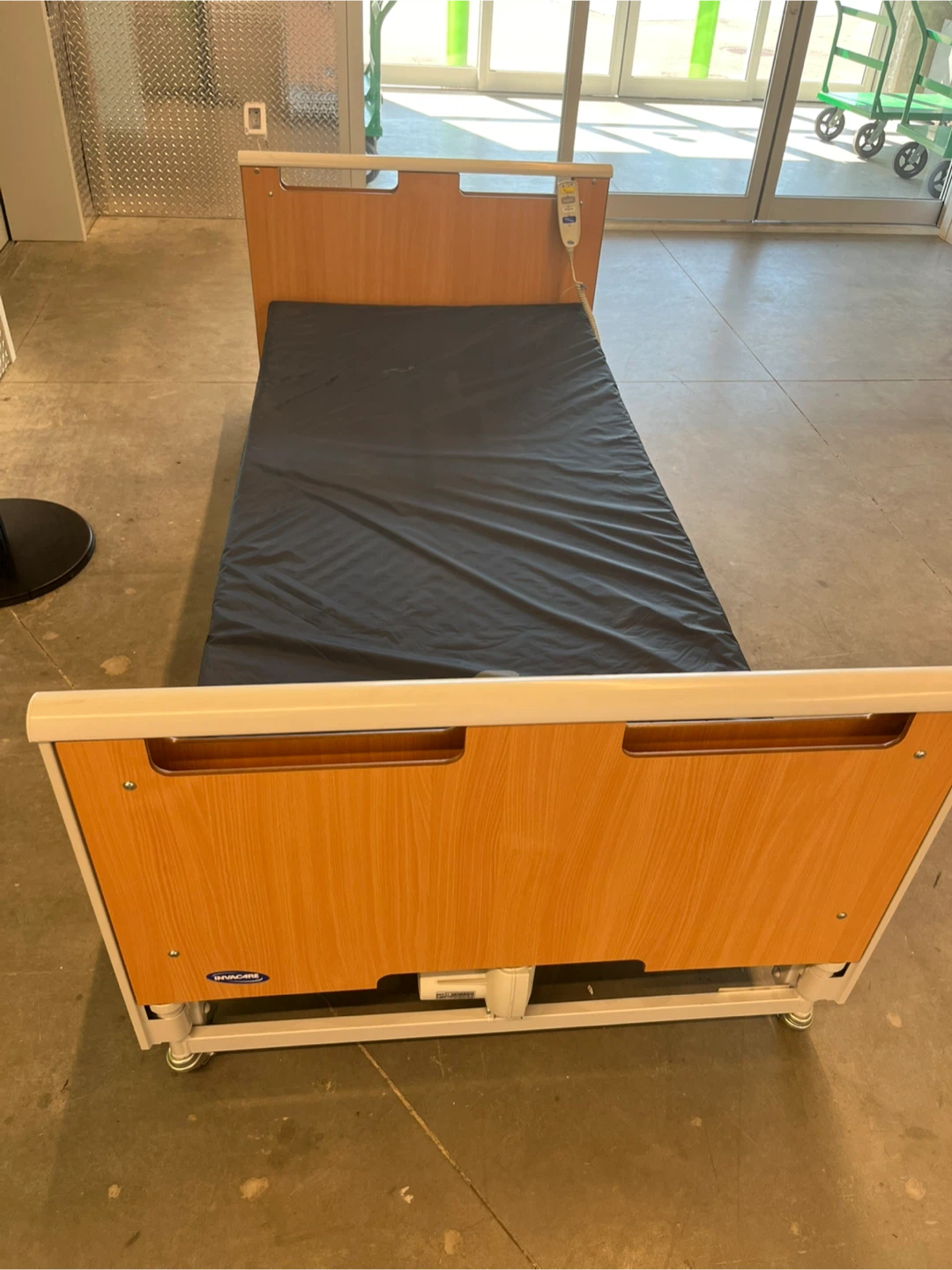 Invacare Hospital Bed - photo 2
