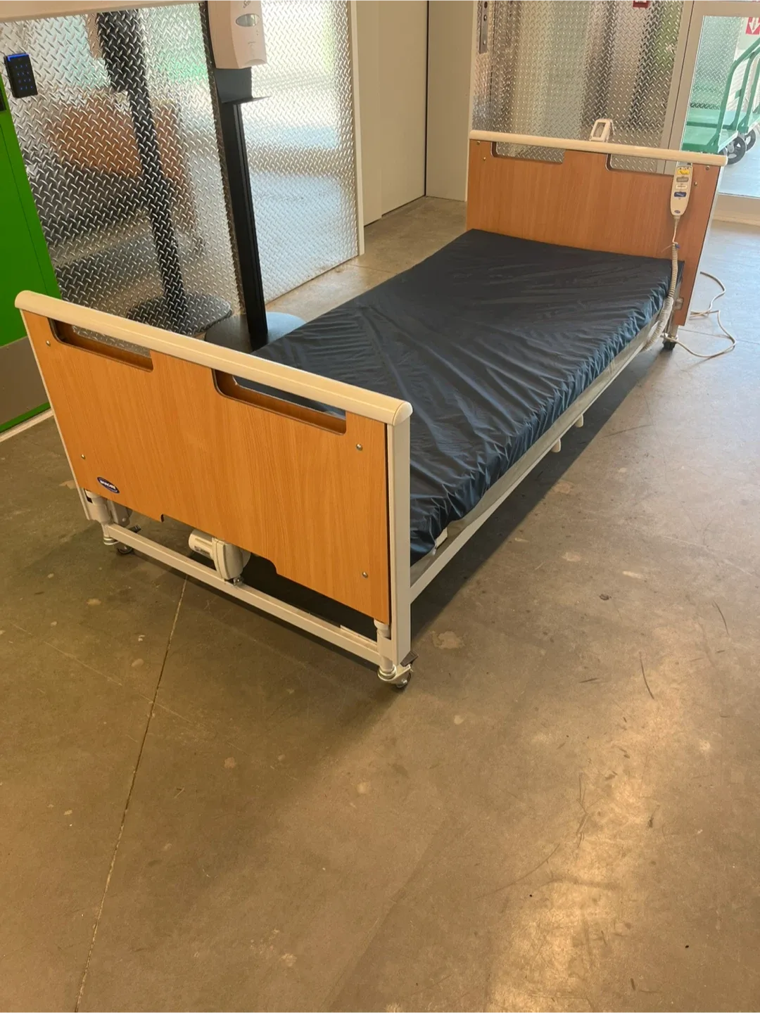 Invacare Hospital Bed image indicator(3)