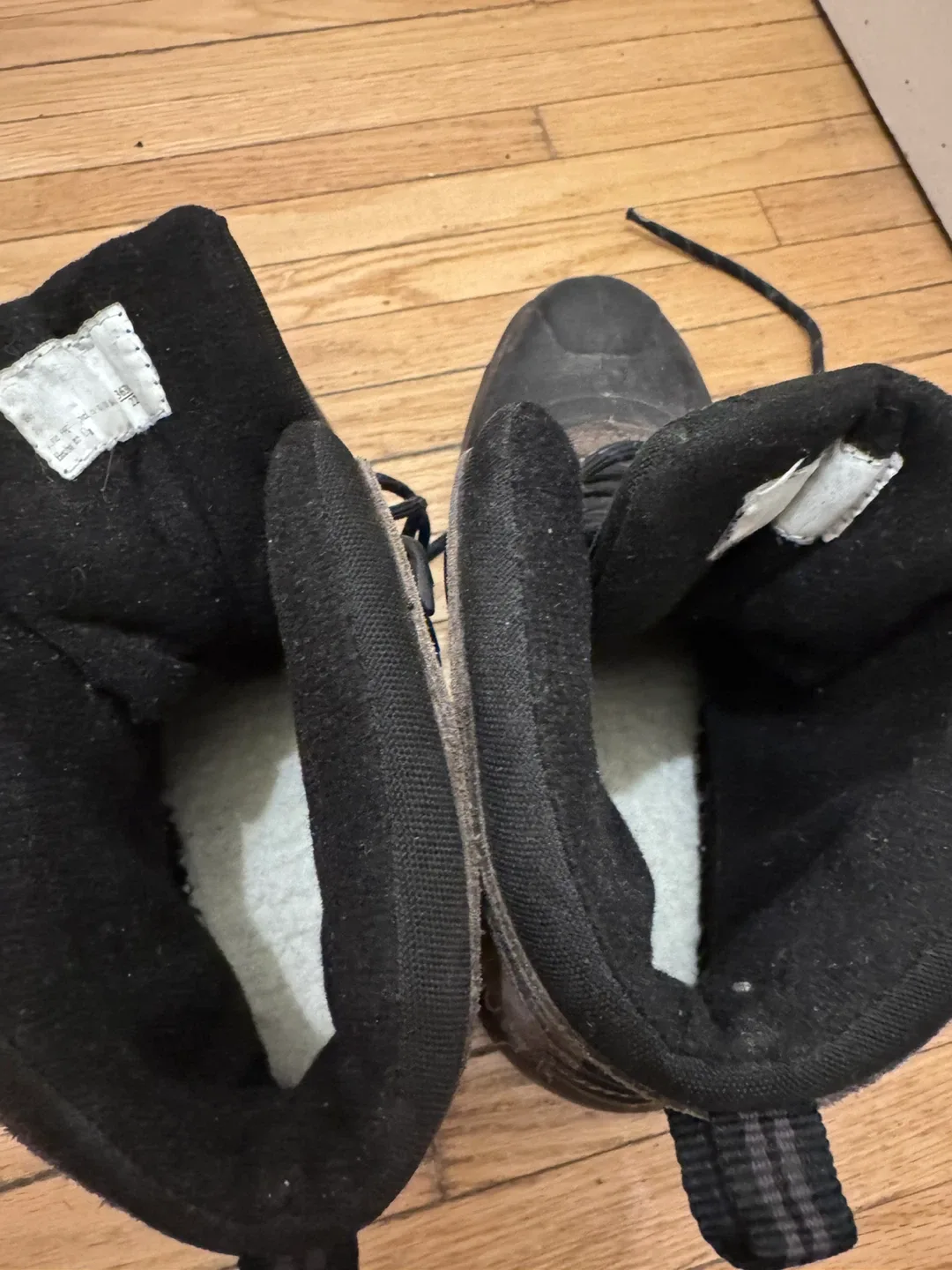 Moving  sale Men's Insulated Winter Boots Air Walk Shose image indicator(5)