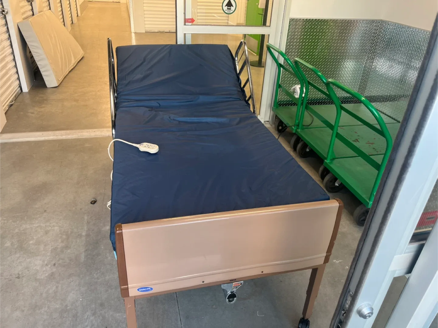 Invacare Hospital Bed - Adjustable image indicator(2)