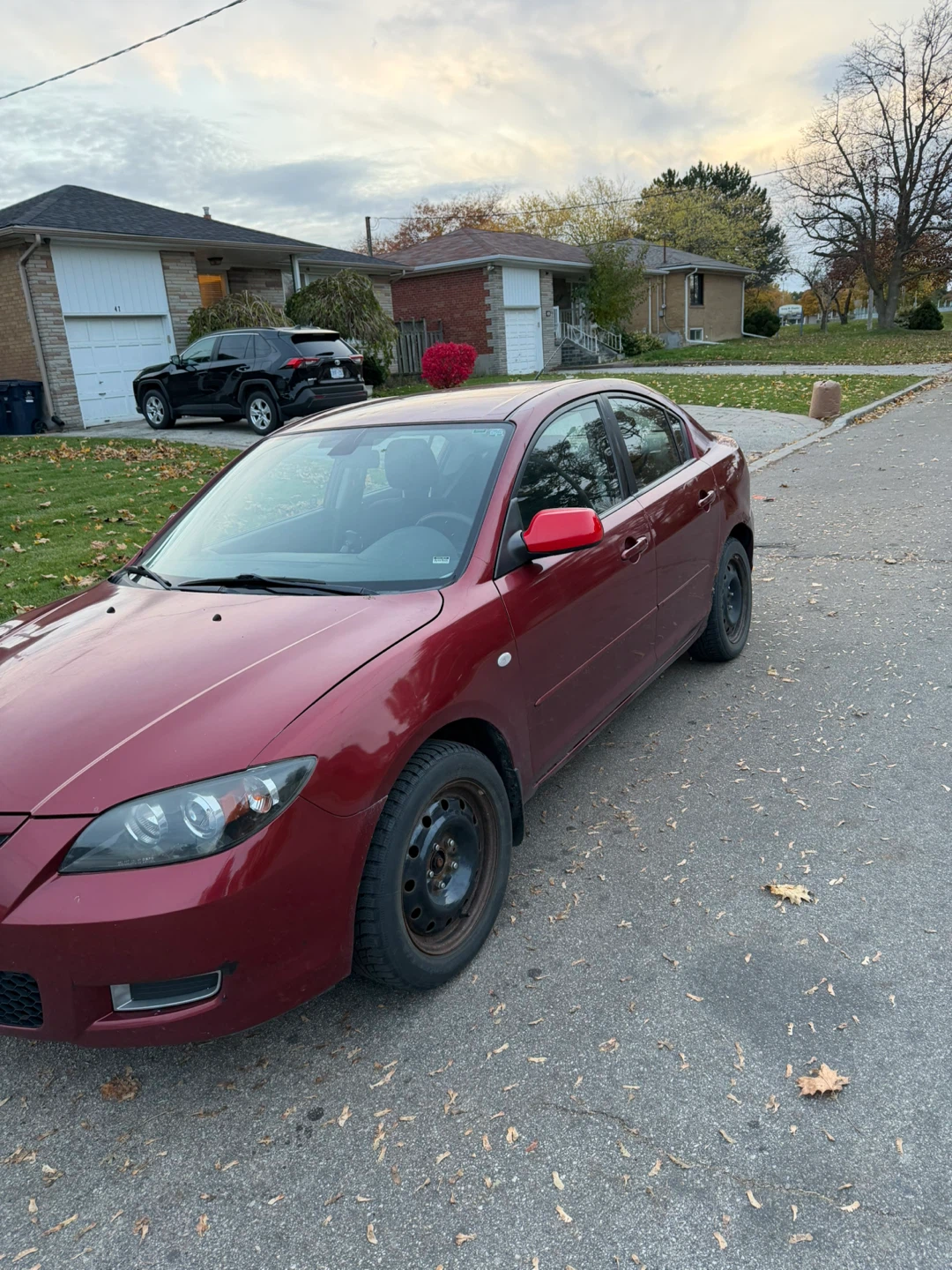 Mazda 3 Sedan - Red - photo 3