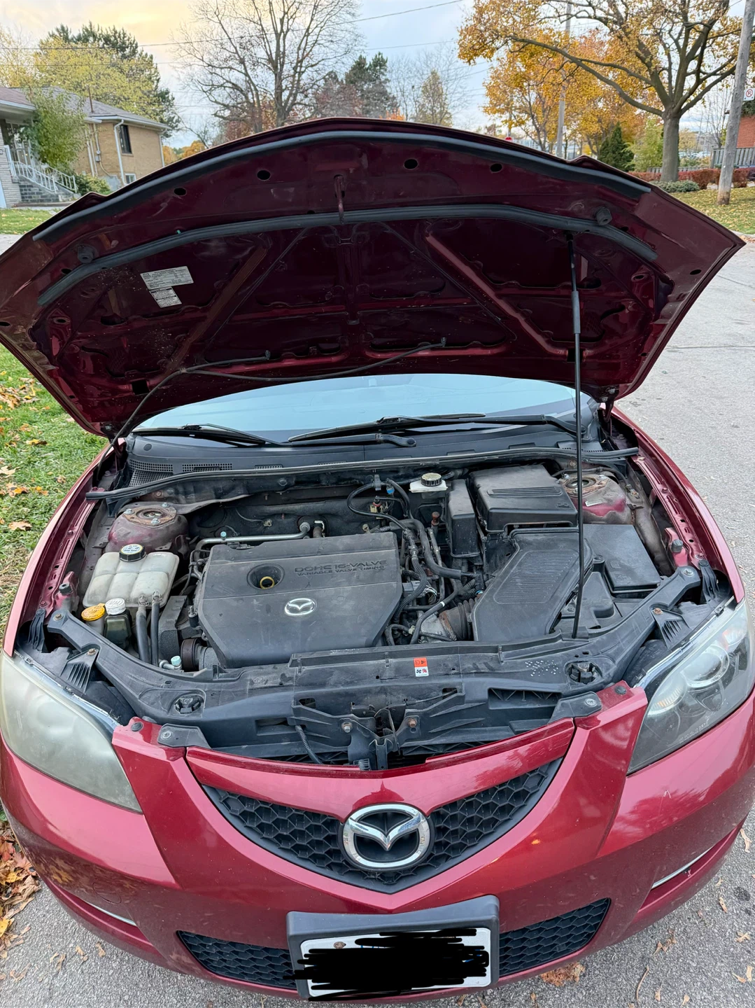 Mazda 3 Sedan - Red - photo 2