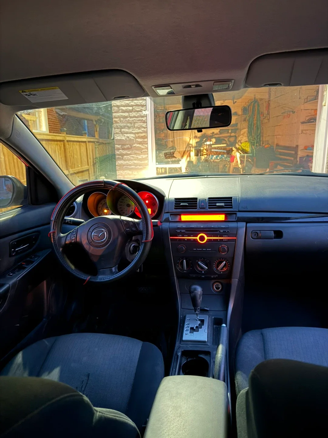 Mazda 3 Sedan - Red image indicator(7)