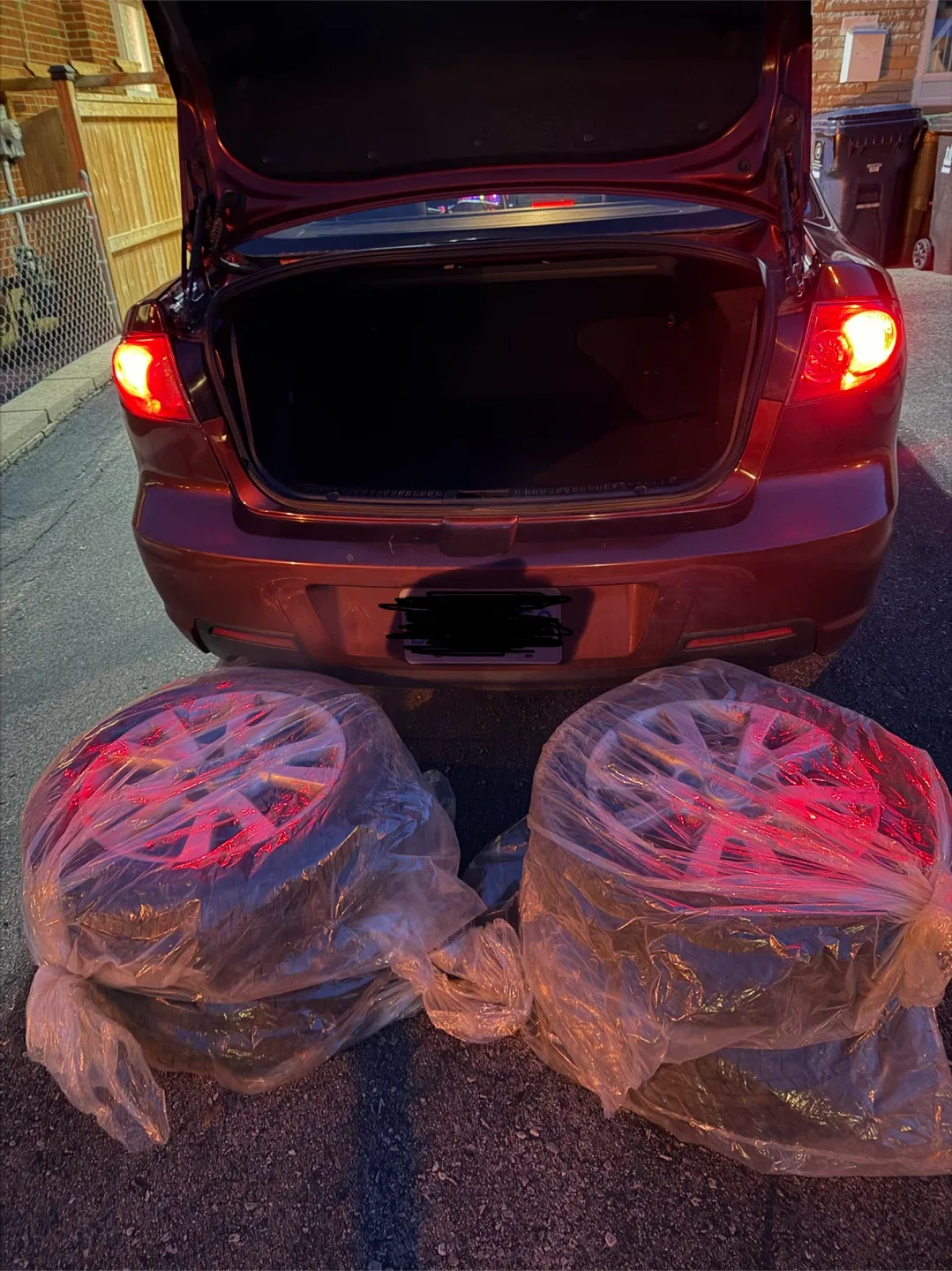 Mazda 3 Sedan - Red image indicator(9)