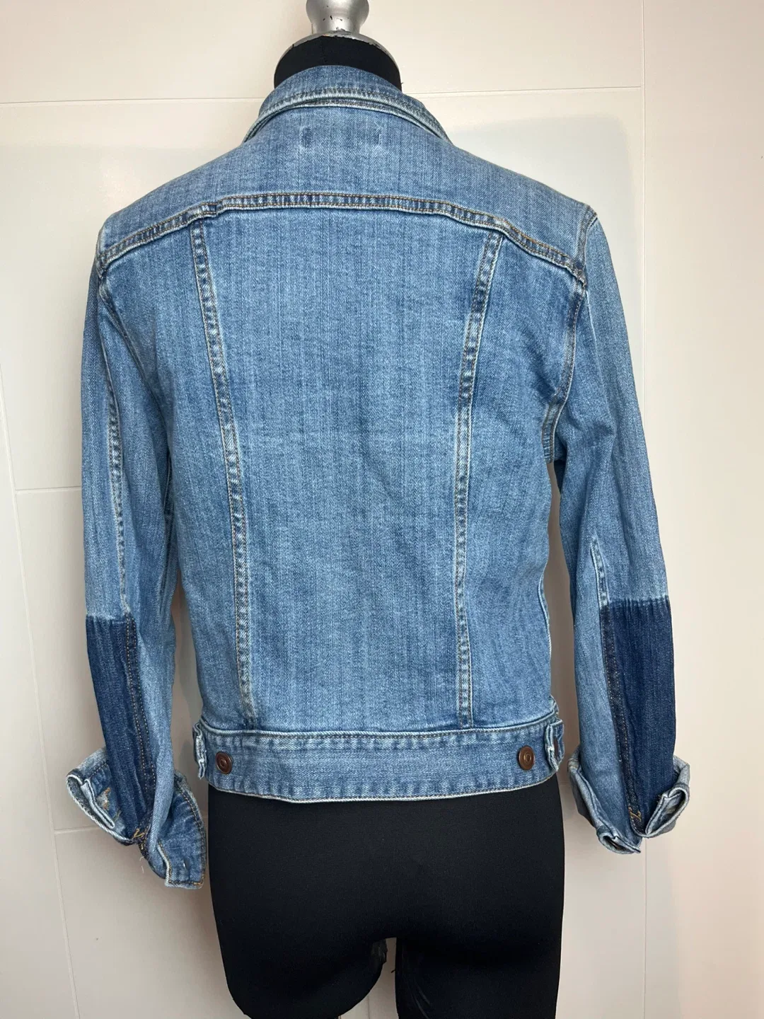 H&M Denim Jacket - Size 8 image indicator(4)