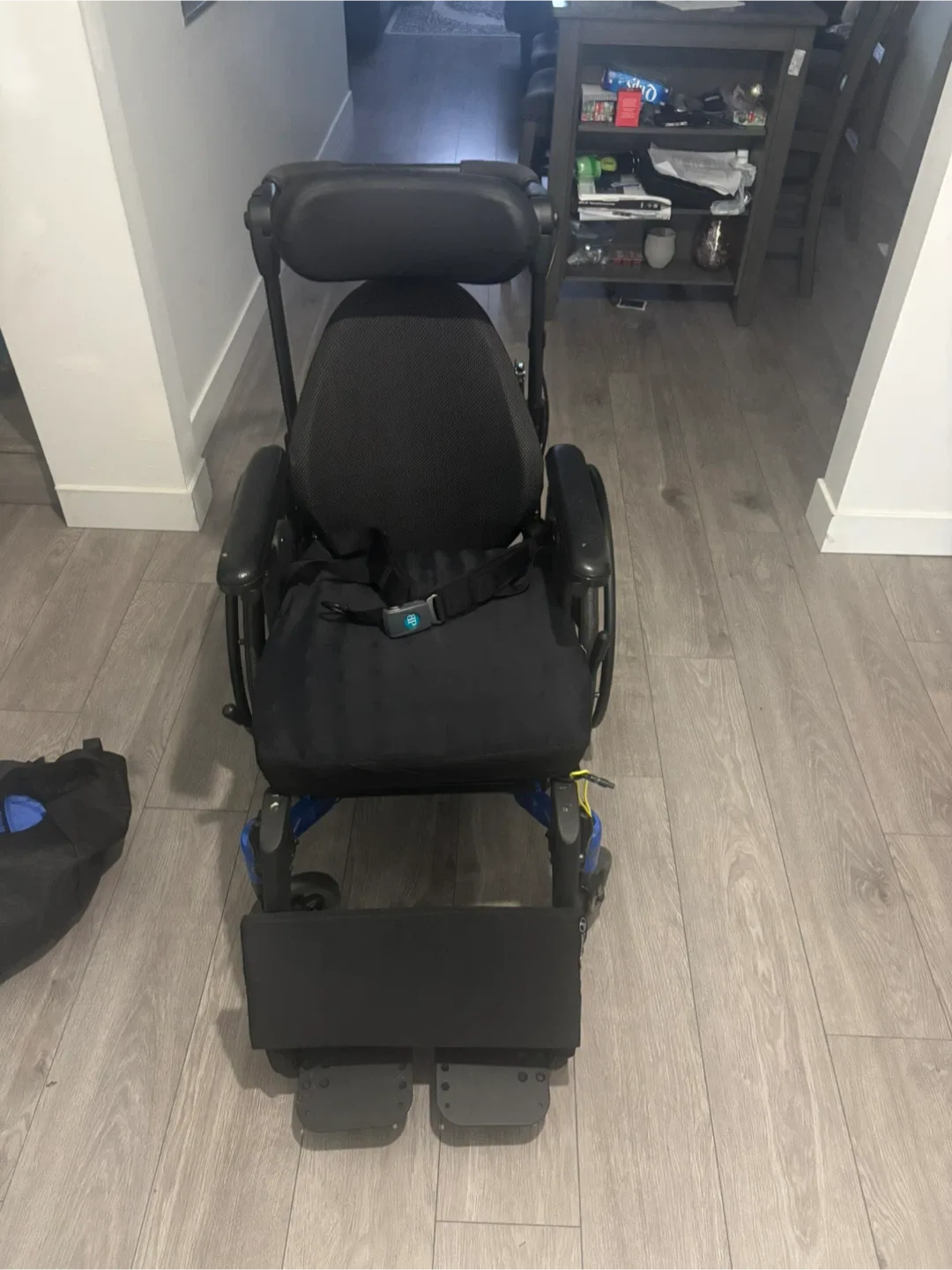 Tilting wheelchair image indicator(2)