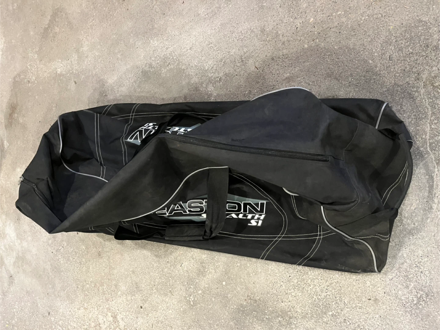 Easton Stealth SI Wheeled Hockey Bag - photo 2