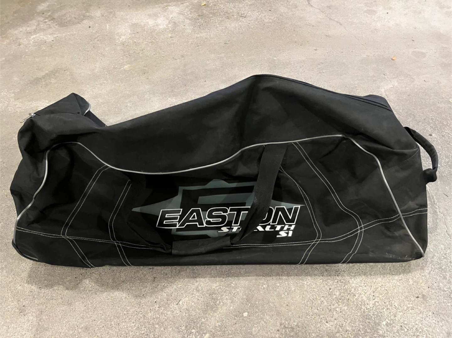 Easton Stealth SI Wheeled Hockey Bag