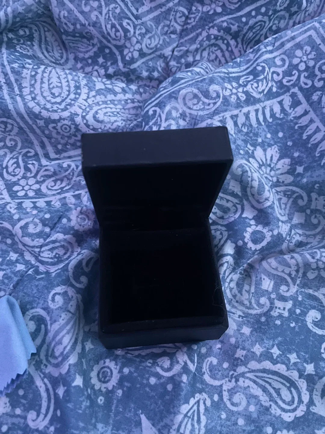 Forever Queen Heart Charm image indicator(2)