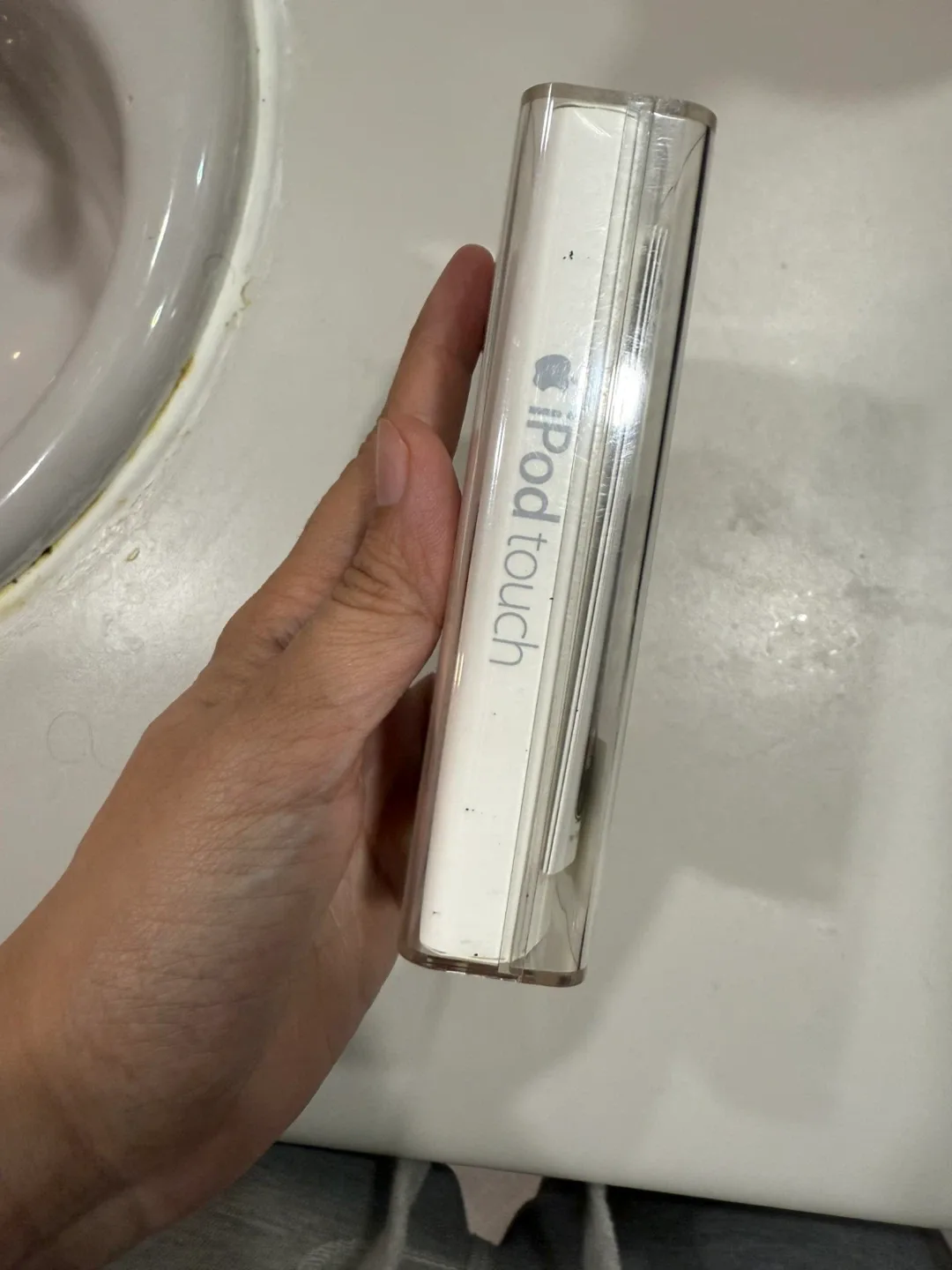 🥕Apple iPod Touch 8GB (2009) with Box image indicator(4)