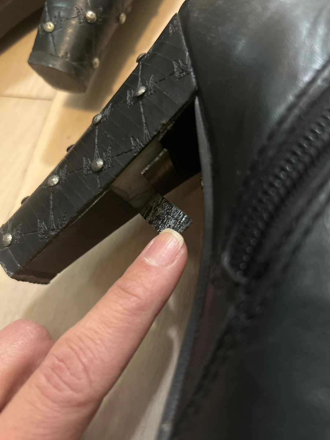 Free Leather Boots Size 6.5 🥕 - photo 2