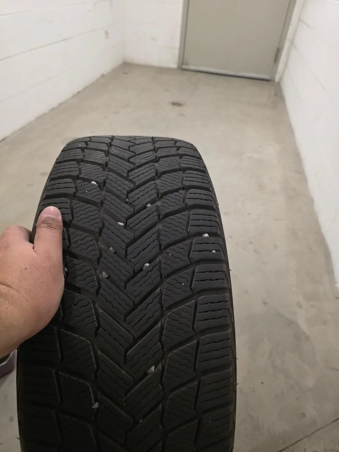 Michelin X-Ice Snow Tires & Rims image indicator(5)
