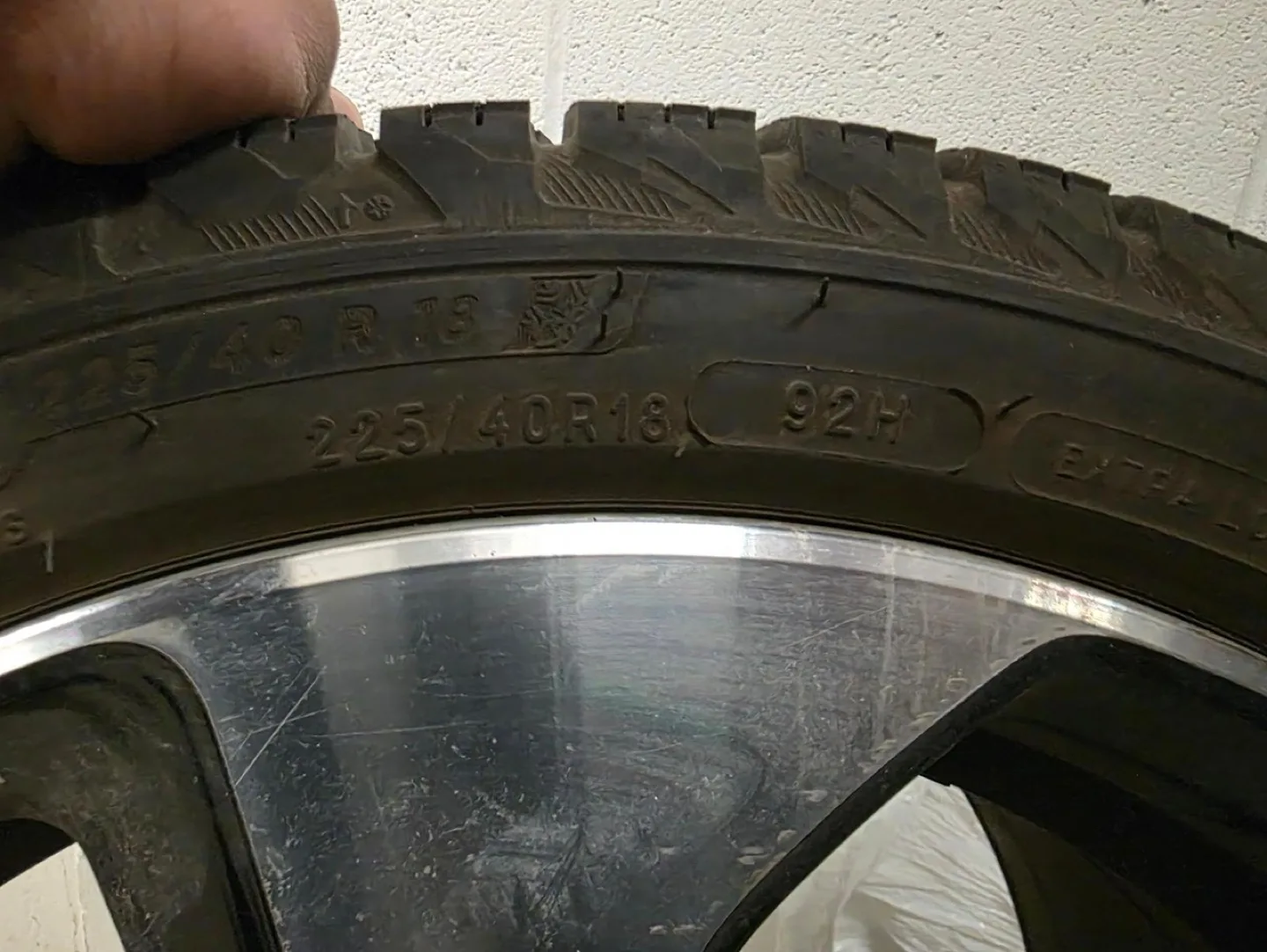 Michelin X-Ice Snow Tires & Rims image indicator(7)