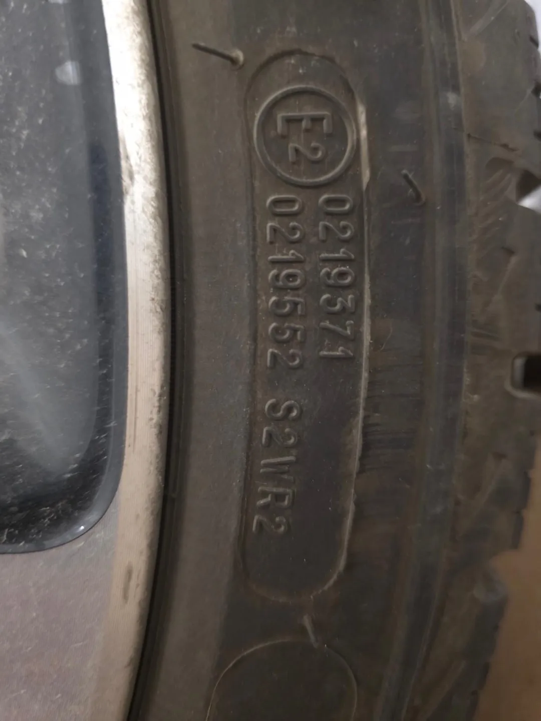Michelin X-Ice Snow Tires & Rims image indicator(4)