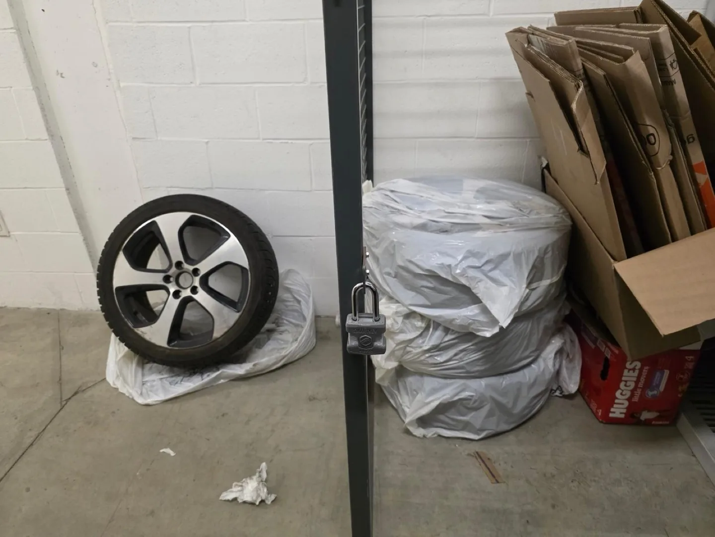 Michelin X-Ice Snow Tires & Rims image indicator(9)