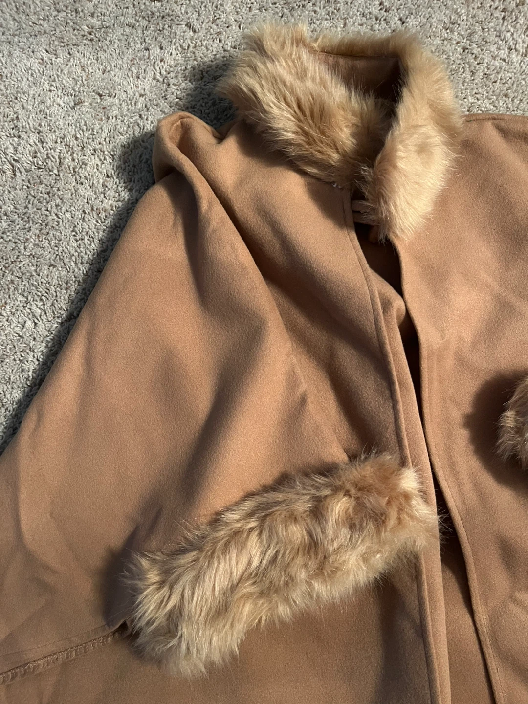 Tan Cape with Faux Fur Trim - photo 2
