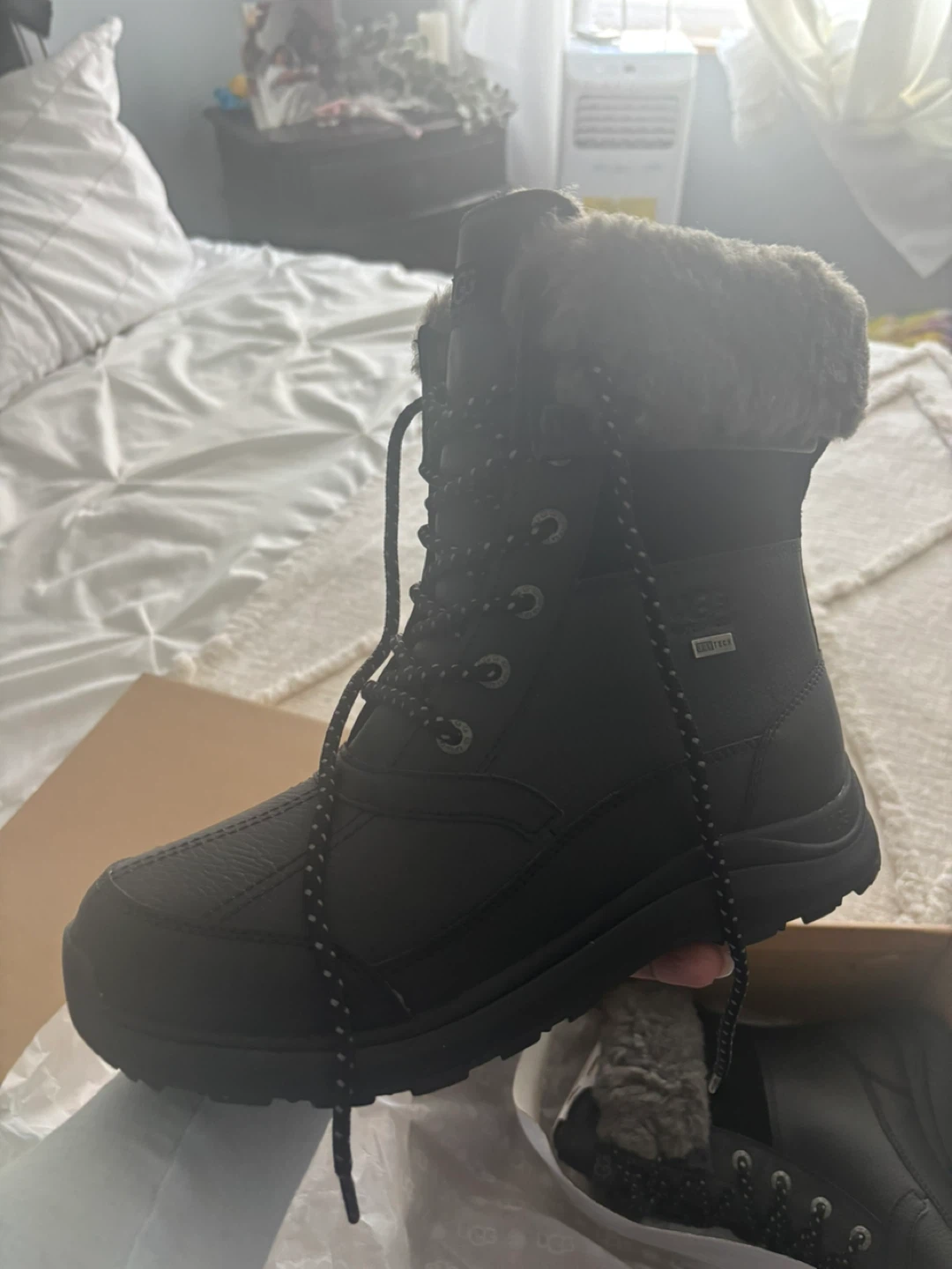 UGG W Zaylee Black Boots - Women's Size 8 - photo 4