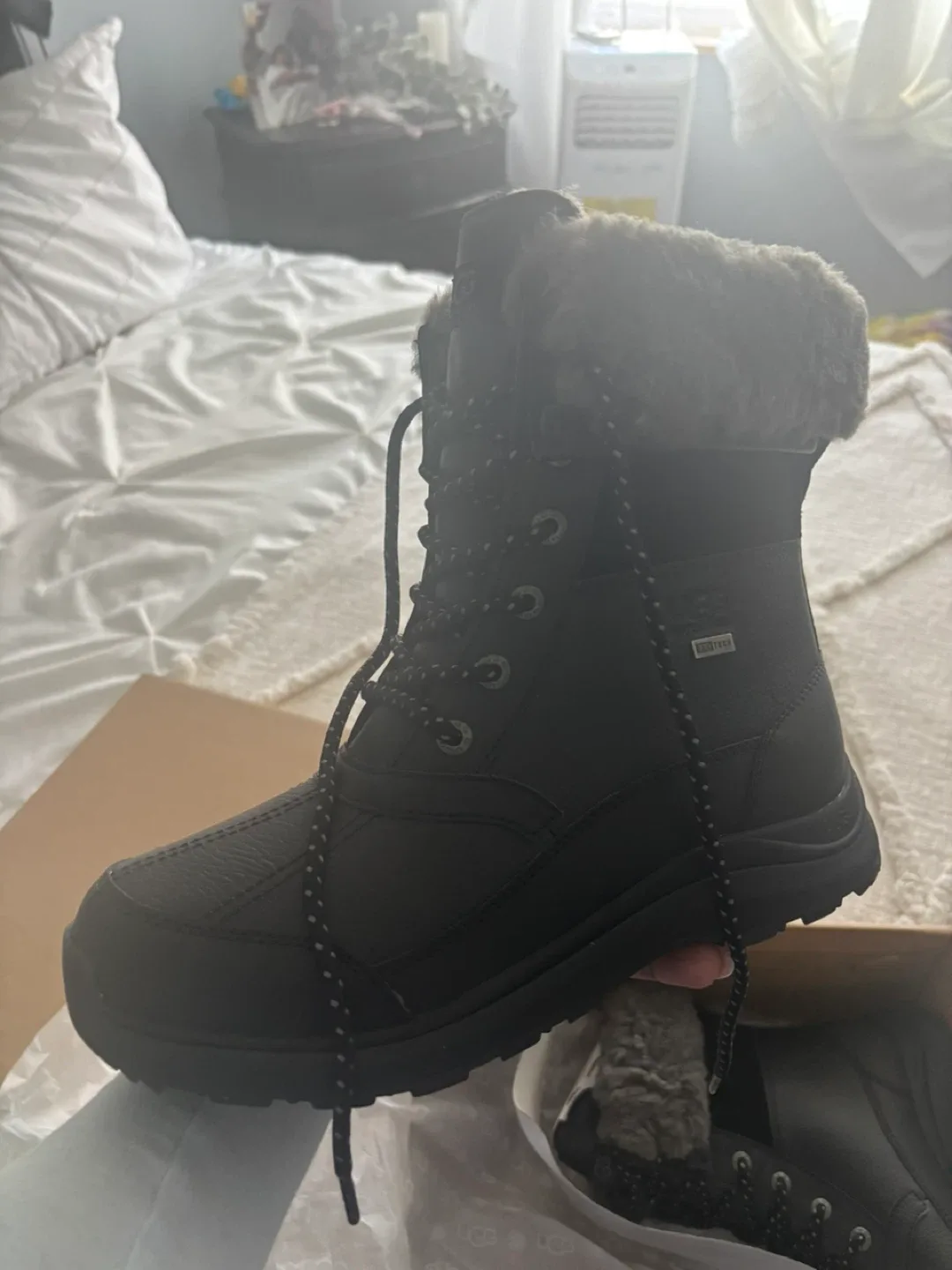 UGG W Zaylee Black Boots - Women's Size 8 image indicator(4)