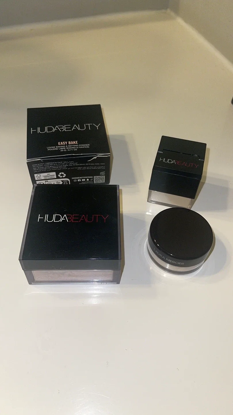Huda Beauty Easy Bake & Laura Mercier Powder image indicator(2)