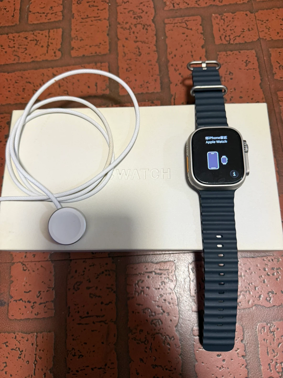 Apple Watch Ultra 49mm Titanium Case + Bands