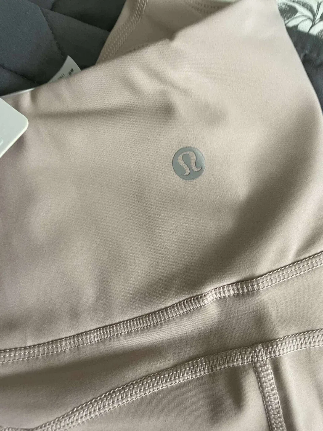New Lululemon Align Leggings - Size 2 image indicator(3)