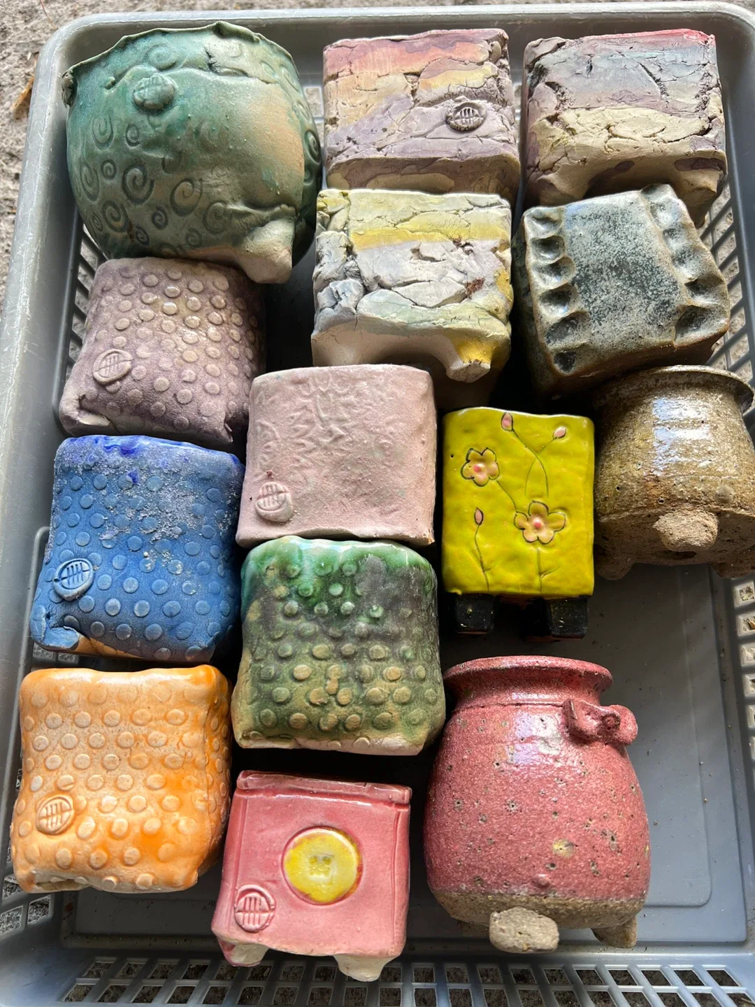 Assorted Decorative Ceramic Plant Pots $2-$4 each image indicator(4)
