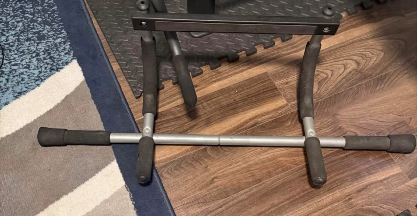 Pull-Up Bar - Silver2