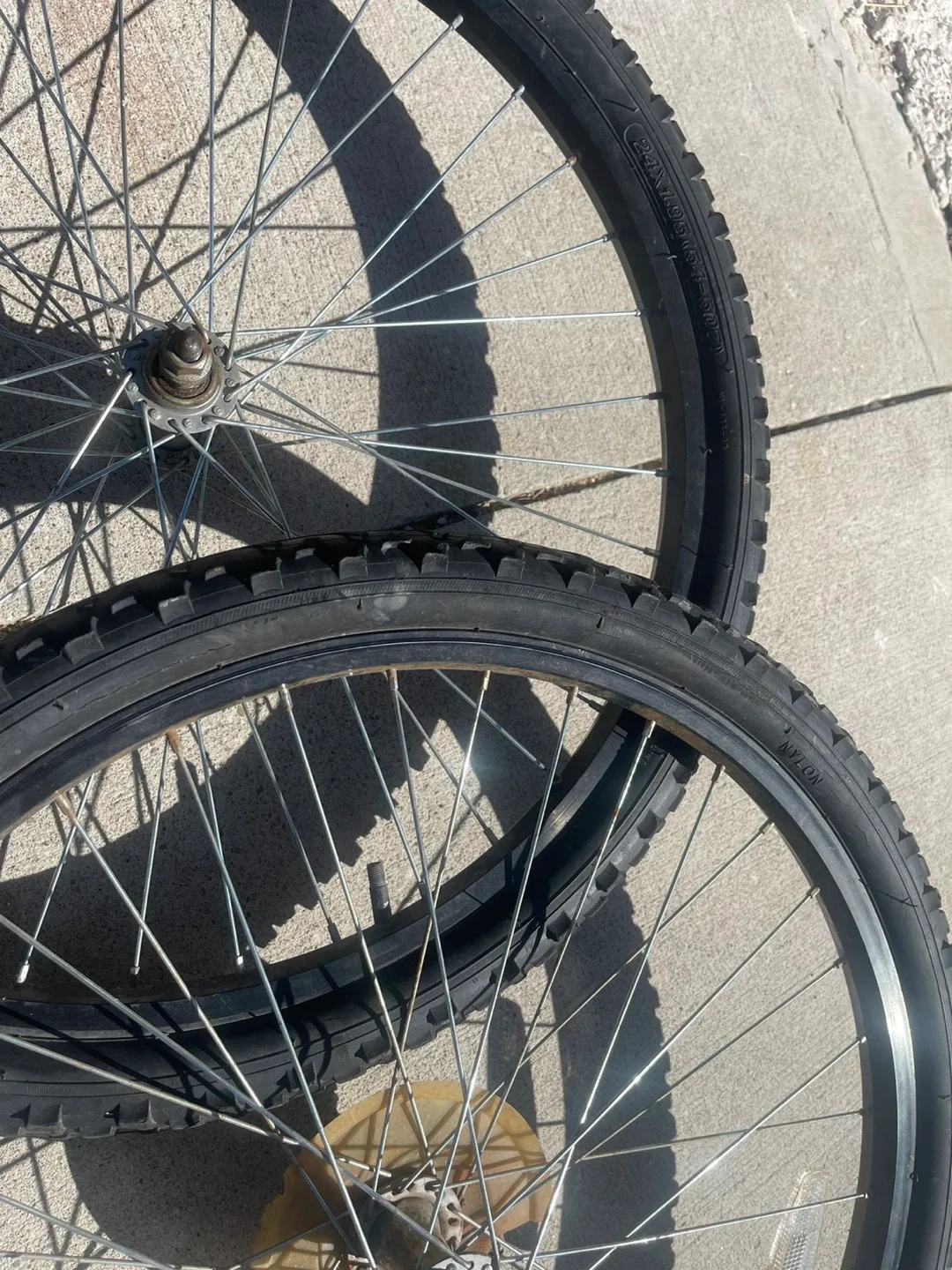 Pair of Bike Wheels image indicator(2)