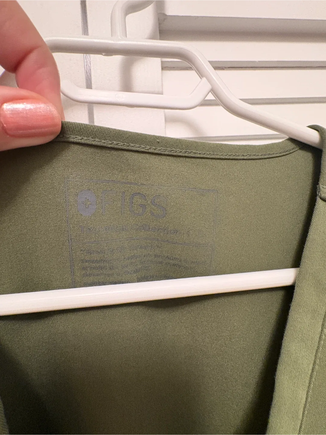 Figs Casma Three-Pocket Scrub Top Women’s Large image indicator(2)