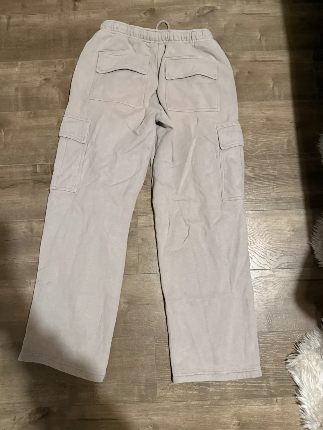 Aritzia Sweatfleece Cargo Pants - Size M image indicator(2)