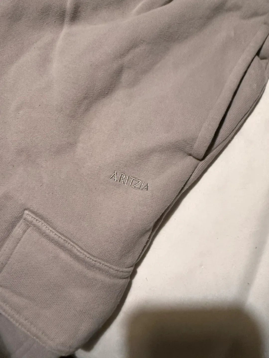 Aritzia Sweatfleece Cargo Pants - Size M image indicator(3)