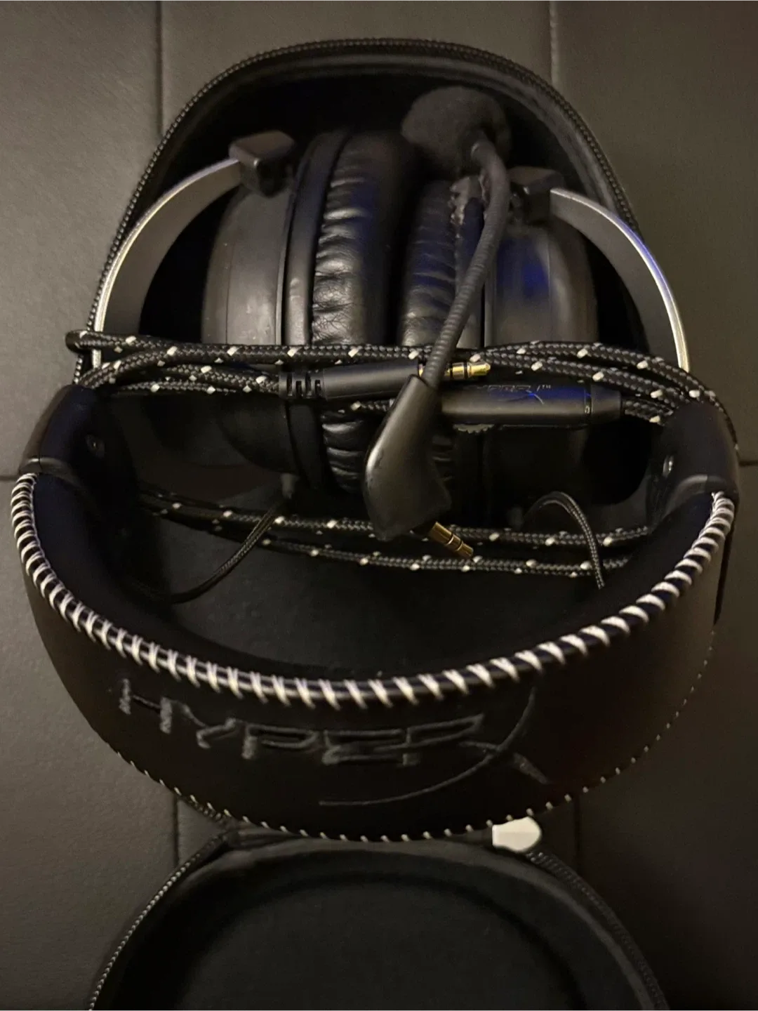 HyperX Cloud Pro Gaming Headset - Silver - with case thumbnail