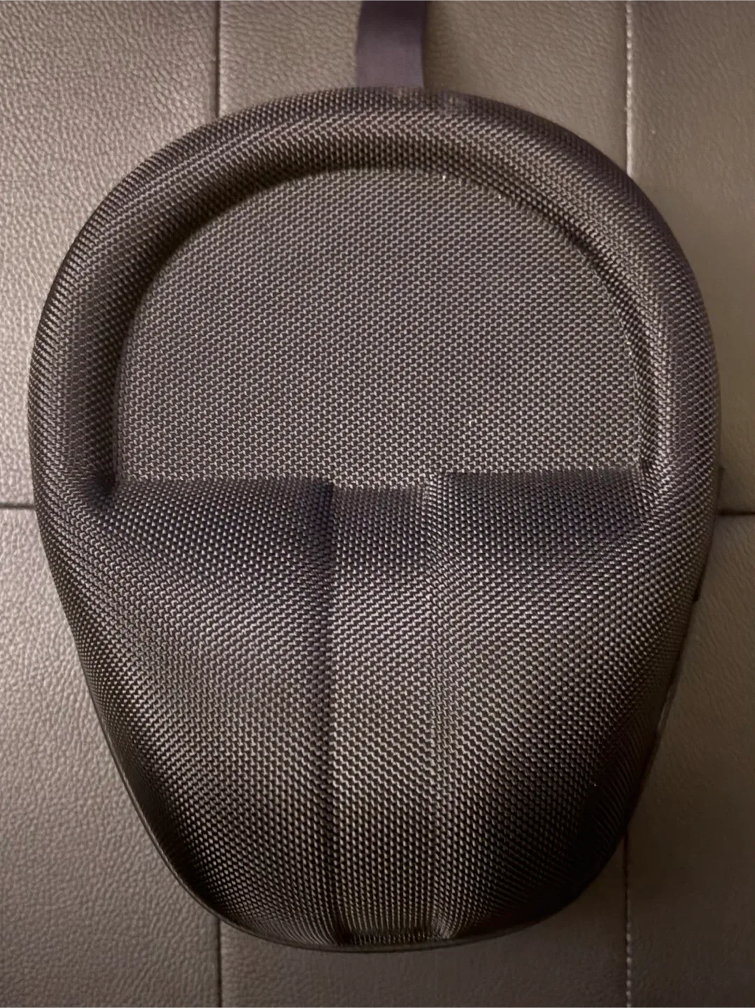 HyperX Cloud Pro Gaming Headset - Silver - with case image indicator(3)