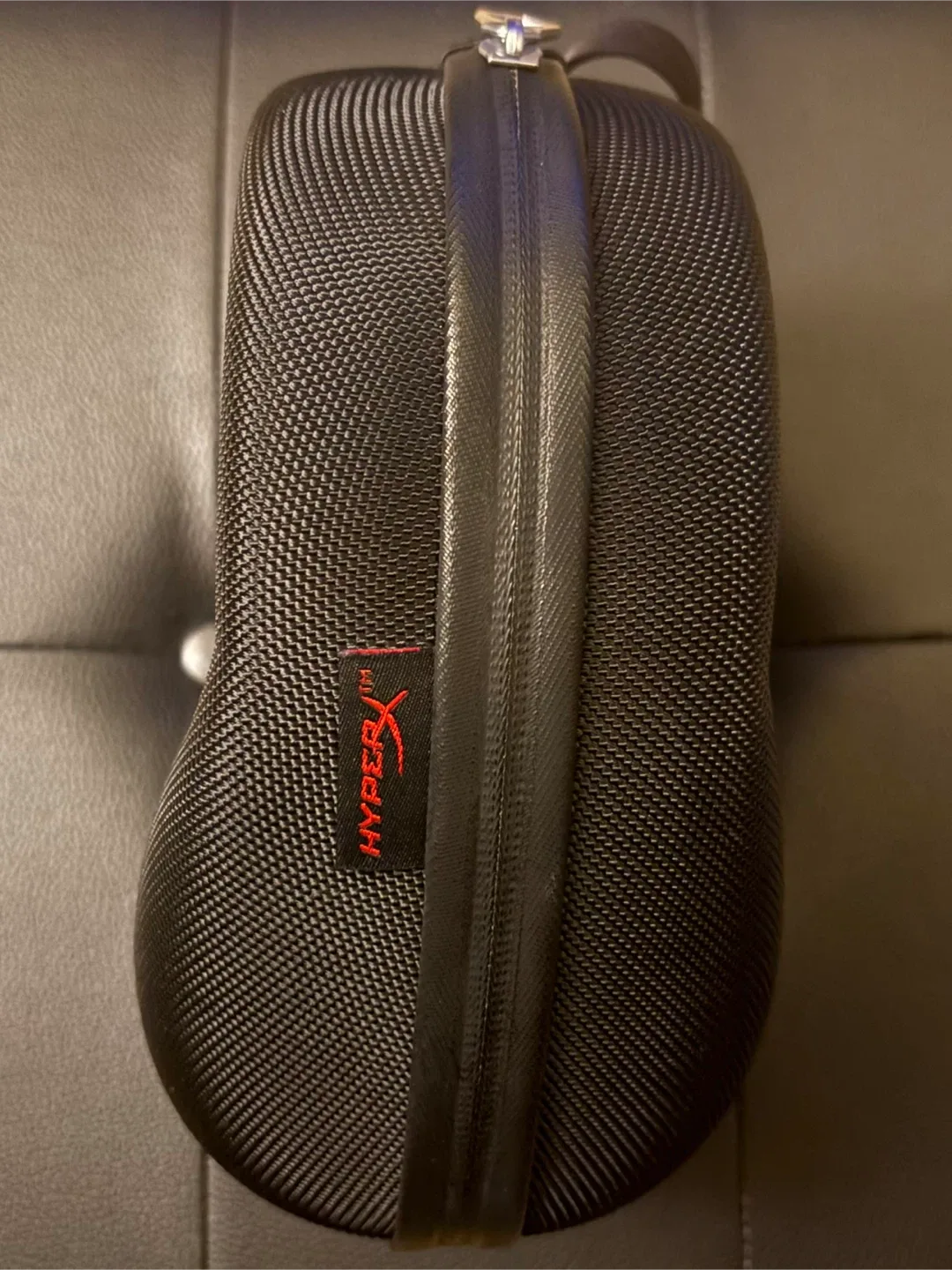 HyperX Cloud Pro Gaming Headset - Silver - with case image indicator(4)