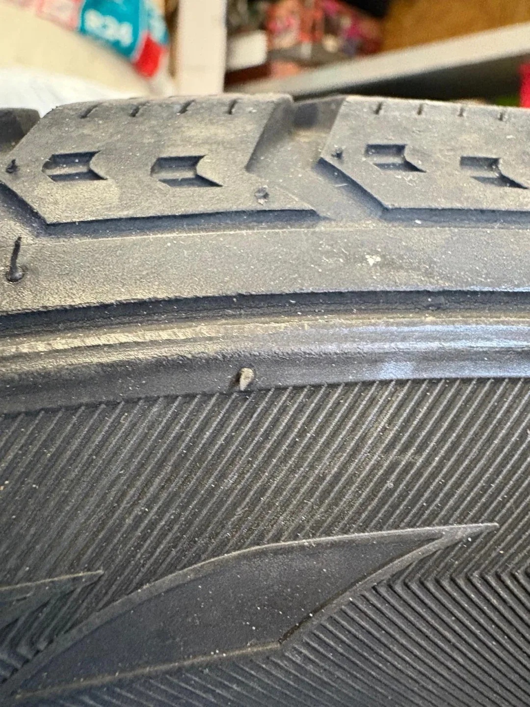 Winter Claw 235/60R18 Winter Tire image indicator(2)