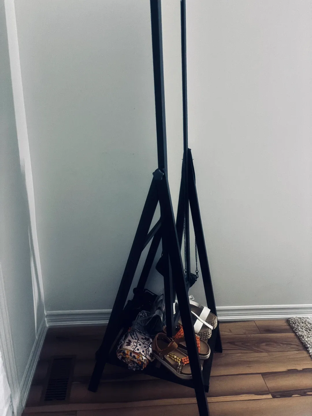 Standing Mirror with Jewelry Storage image indicator(2)