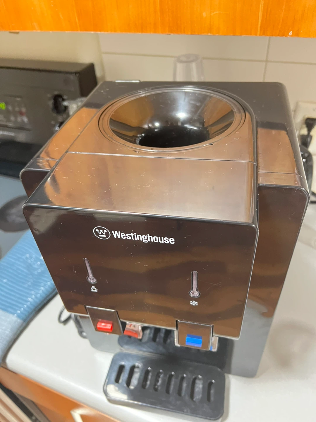 Westinghouse Water Dispenser - photo 2