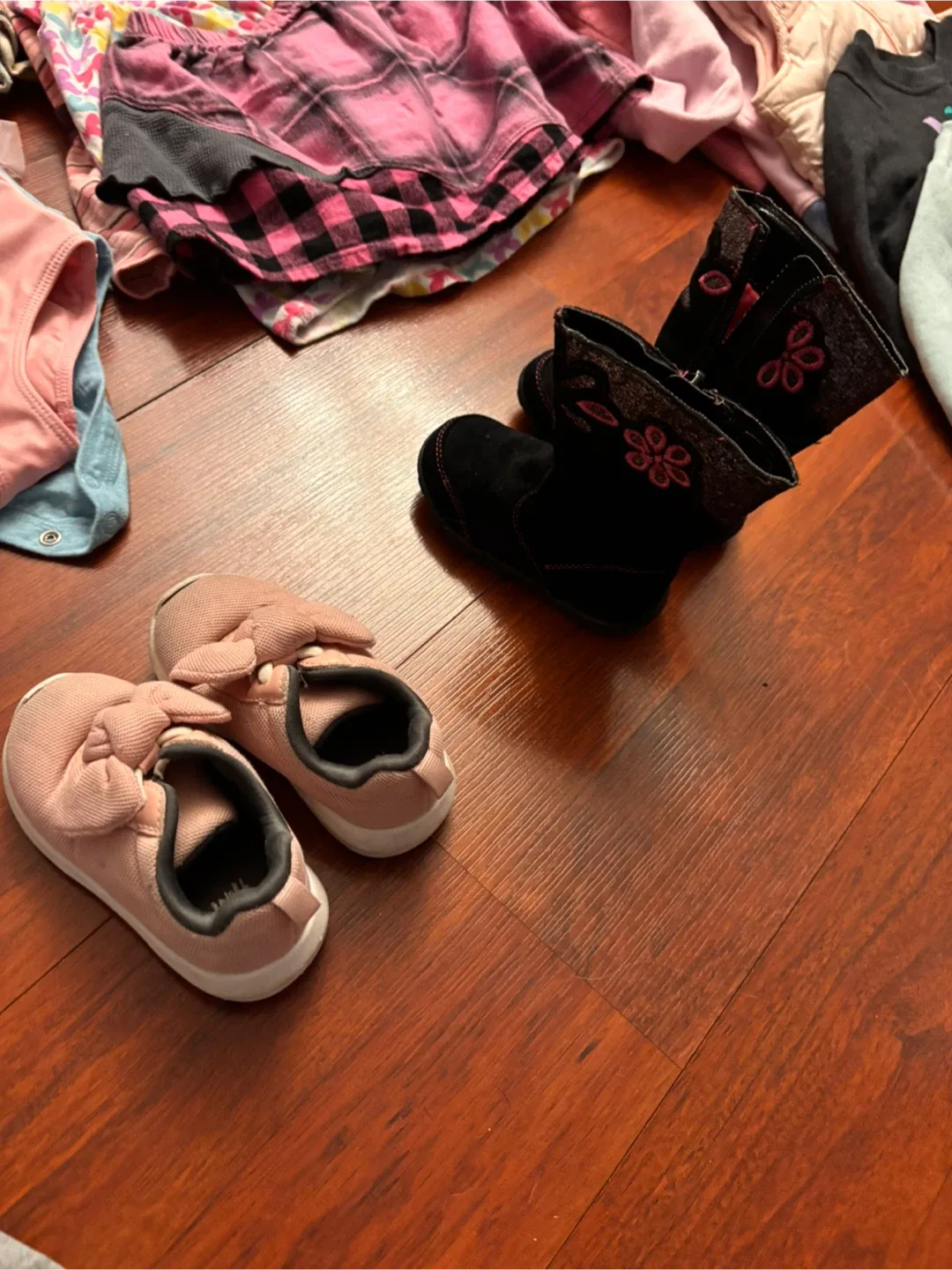 Toddler Girl Clothing Bundle image indicator(4)