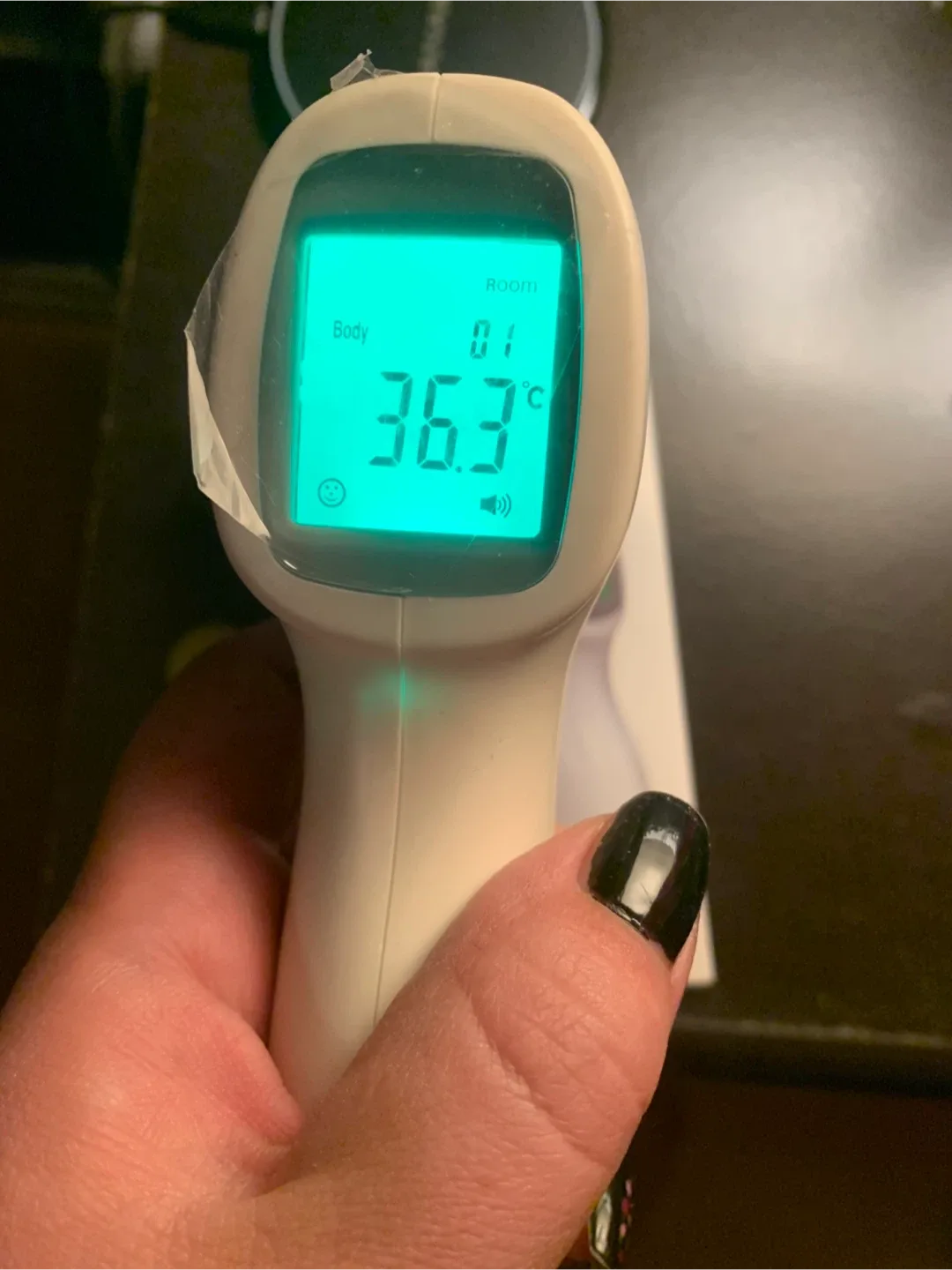 Xiande Infrared Forehead Thermometer GP-300 image indicator(2)