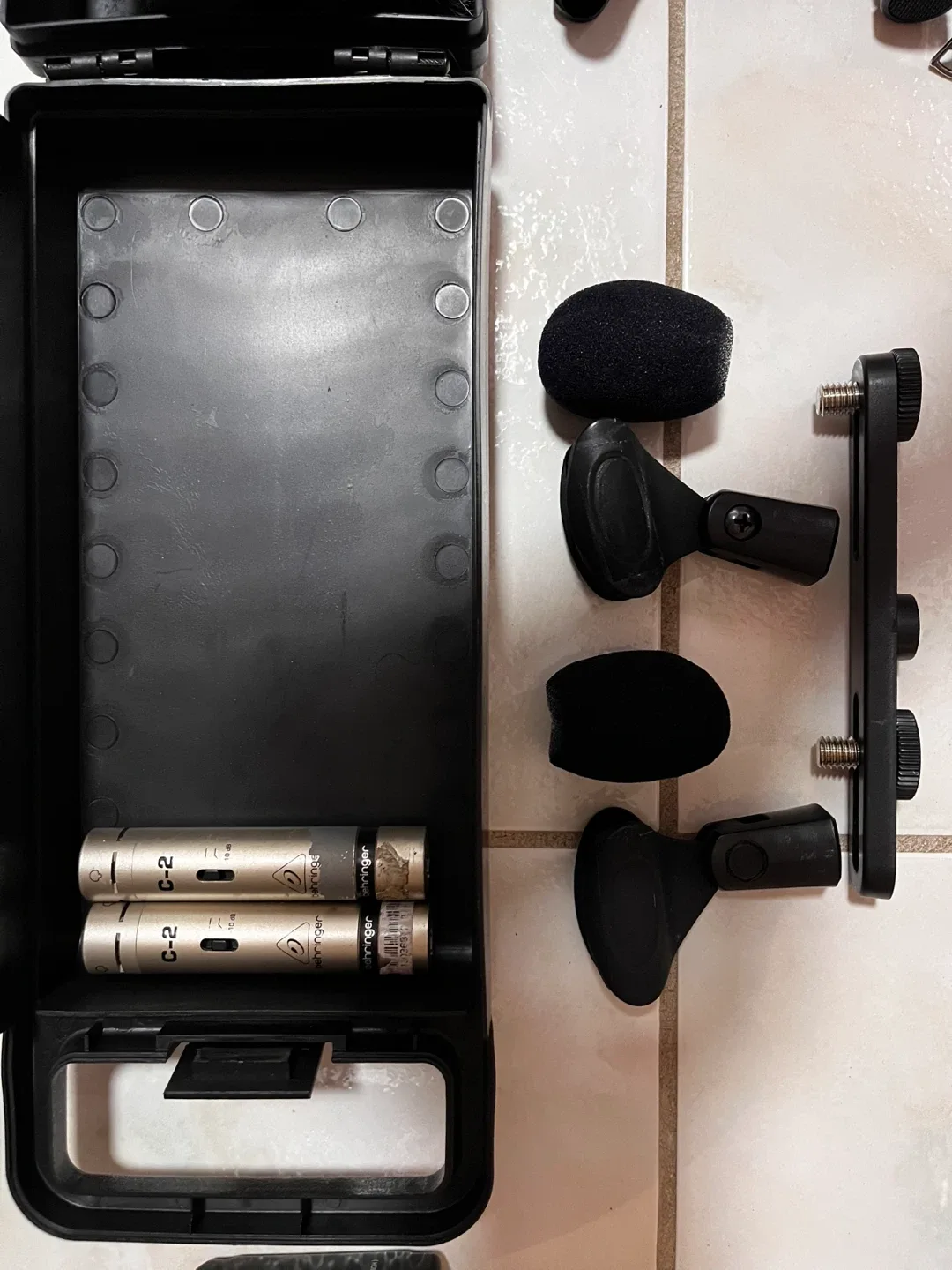 Location recording kit: Tascam, Rode, Audio-Technica image indicator(8)