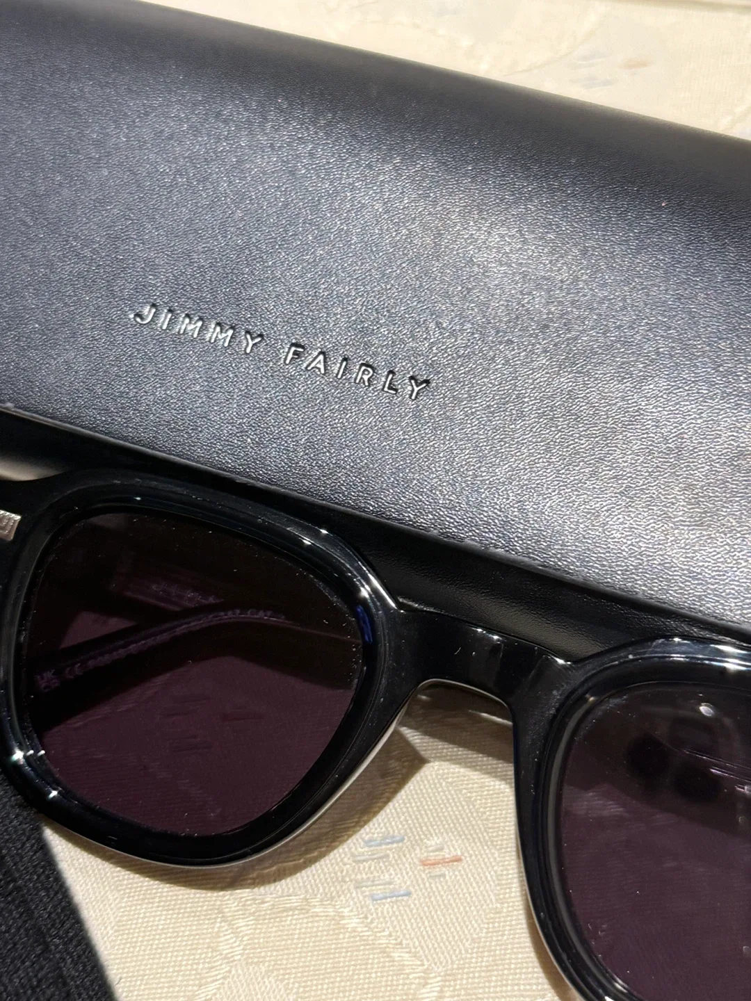 Jimmy Fairly Sunglasses with Case image indicator(3)