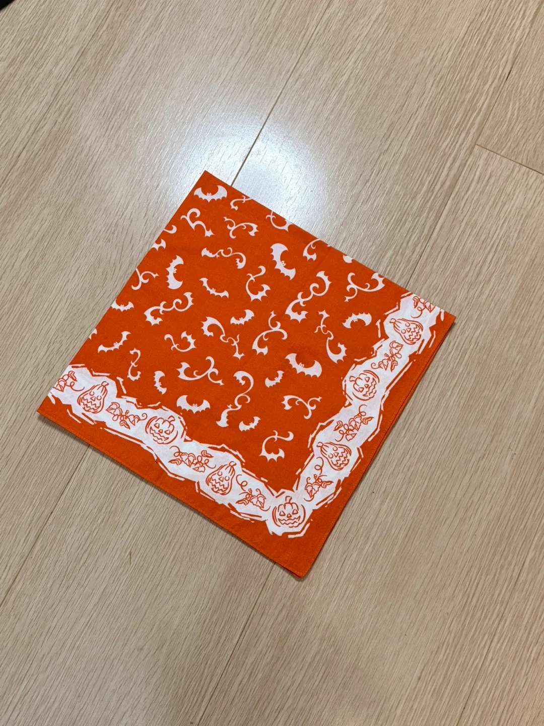 2007 Disney's Halloween Tokyo Disneyland Bandana image indicator(2)
