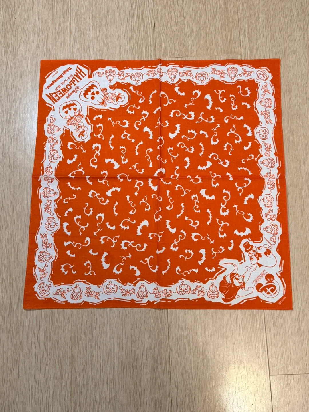 2007 Disney's Halloween Tokyo Disneyland Bandana image indicator(3)