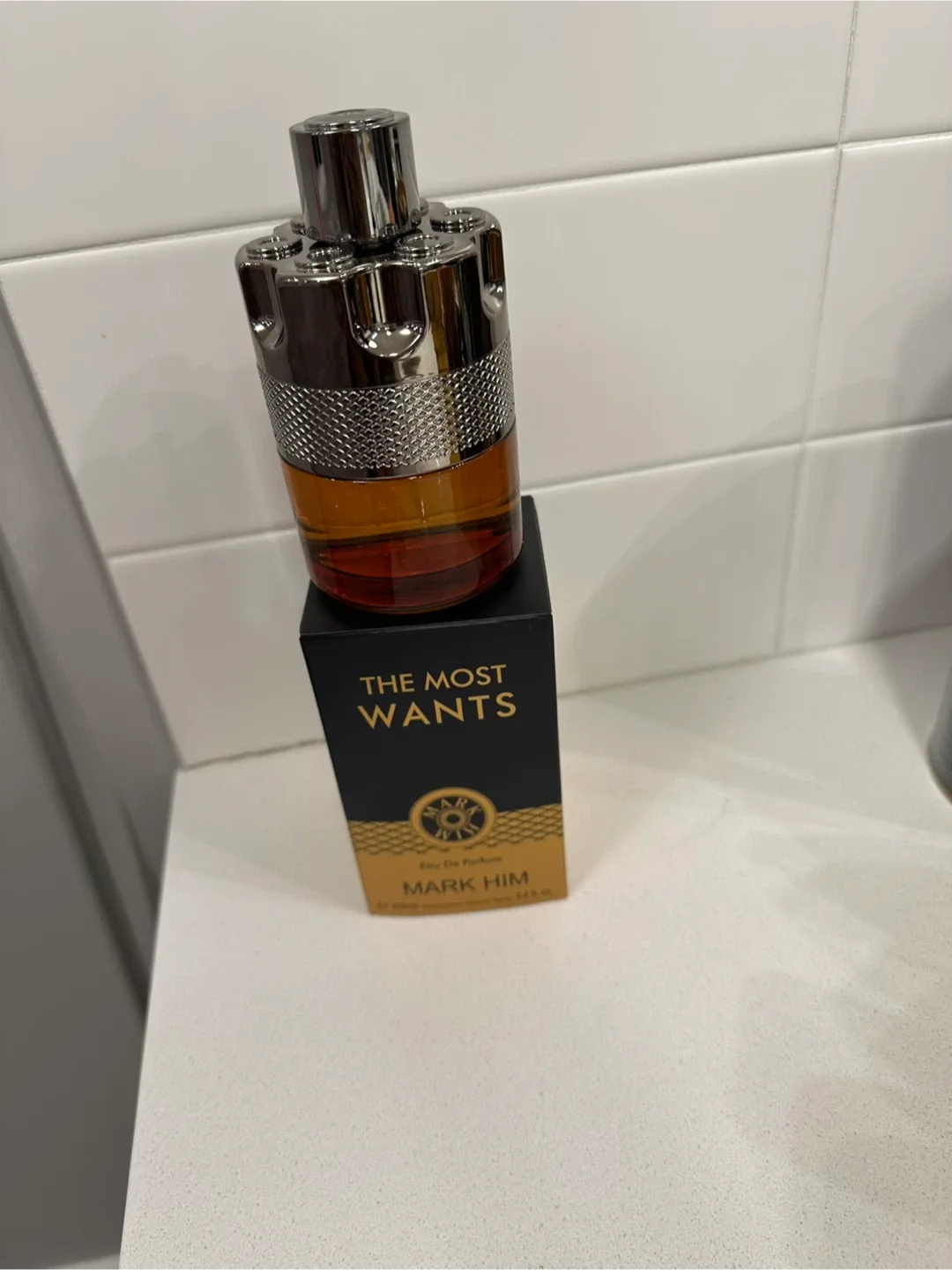 Man’s perfume image indicator(6)