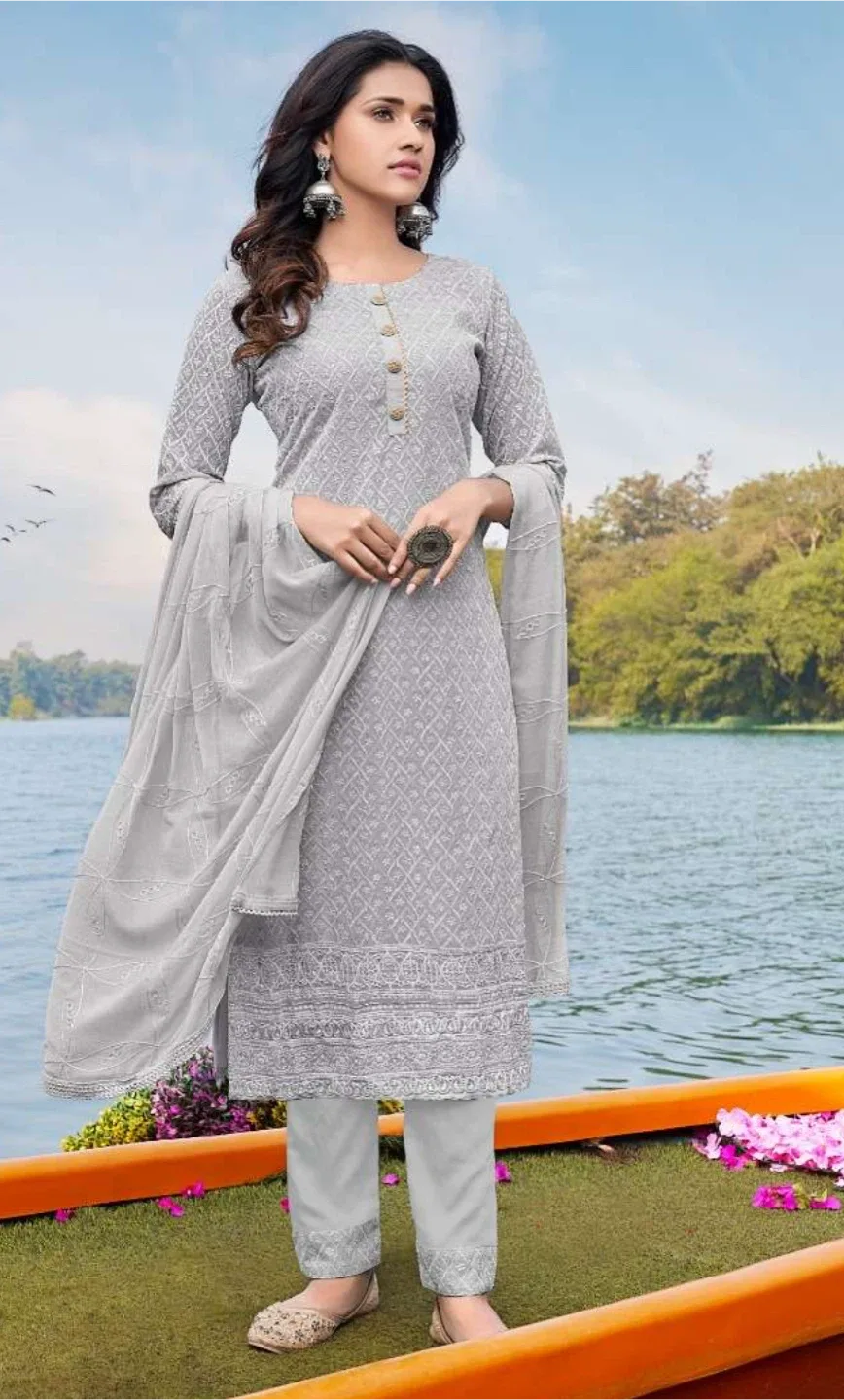 Women's Salwar Kameez image indicator(4)