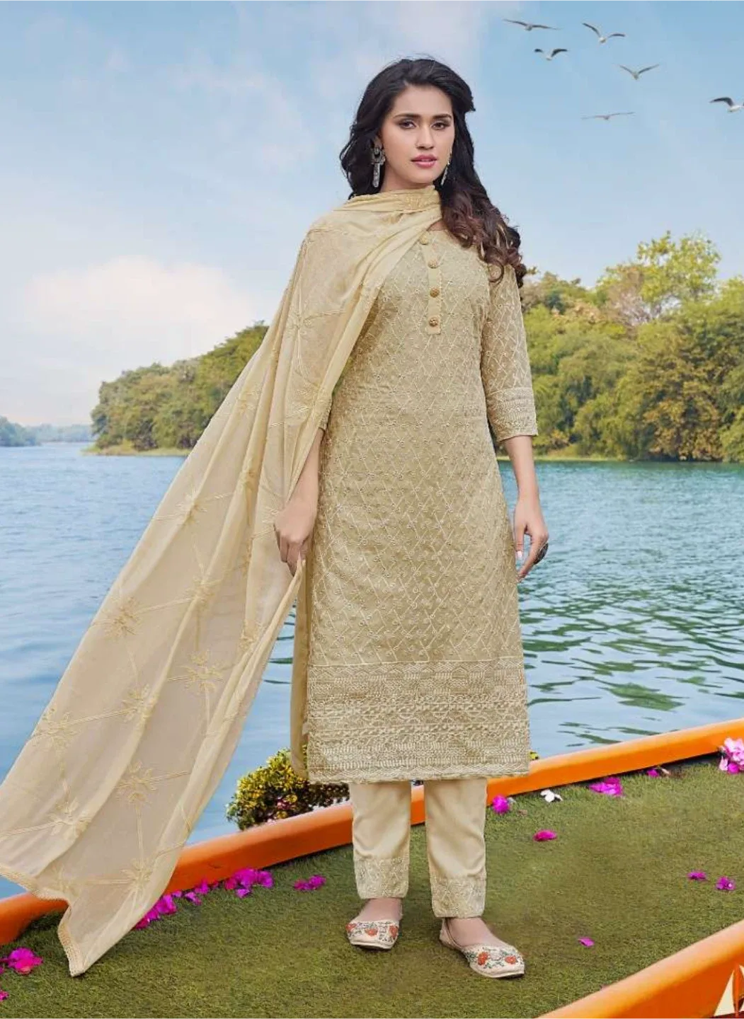 Women's Salwar Kameez image indicator(6)